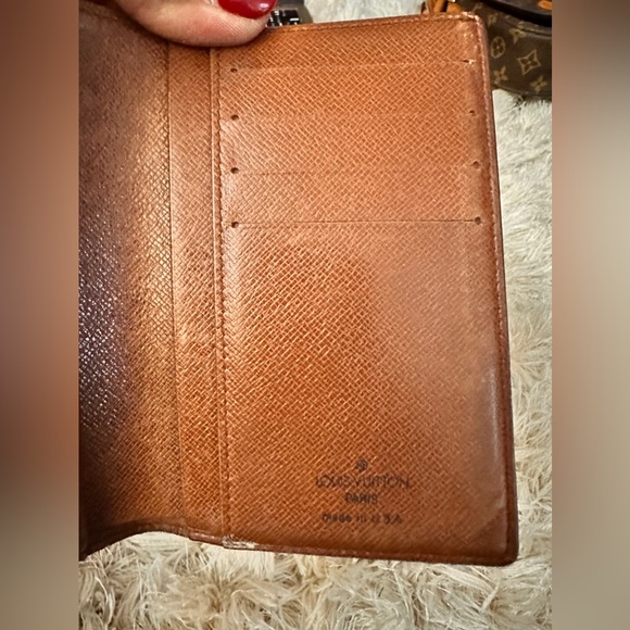 Louis Vuitton kisslock wallet - Picture 4 of 7